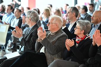 Zahlreiche Gäste feierten gemeinsam mit der Hochschule den Bauabschluss. 